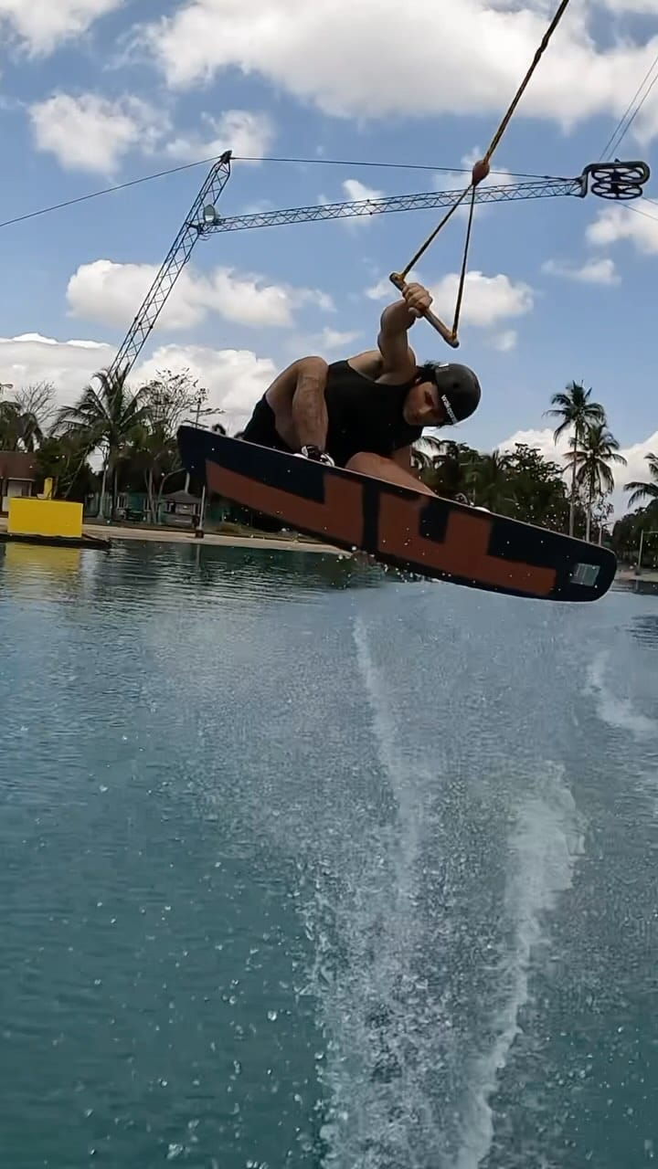 Post 10 by Andrea Colombo on Instagram (video)