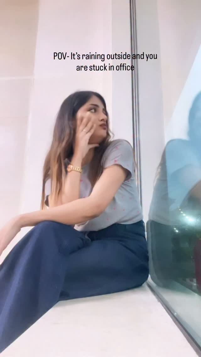 Post 7 by 𝗦𝗮𝗻𝘀𝗸𝗿𝗶𝘁𝗶 𝗦𝗶𝗻𝗴𝗵 on Instagram (video)