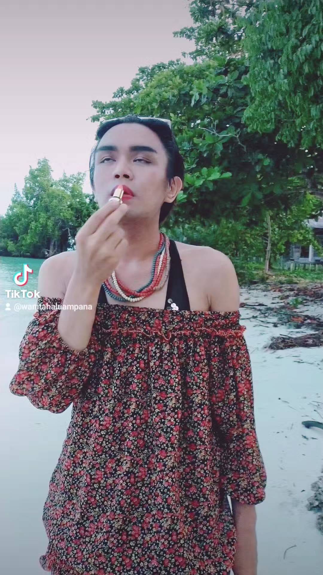 Post 10 by Nona Yuki Chatrinemulankunti on Instagram (video)