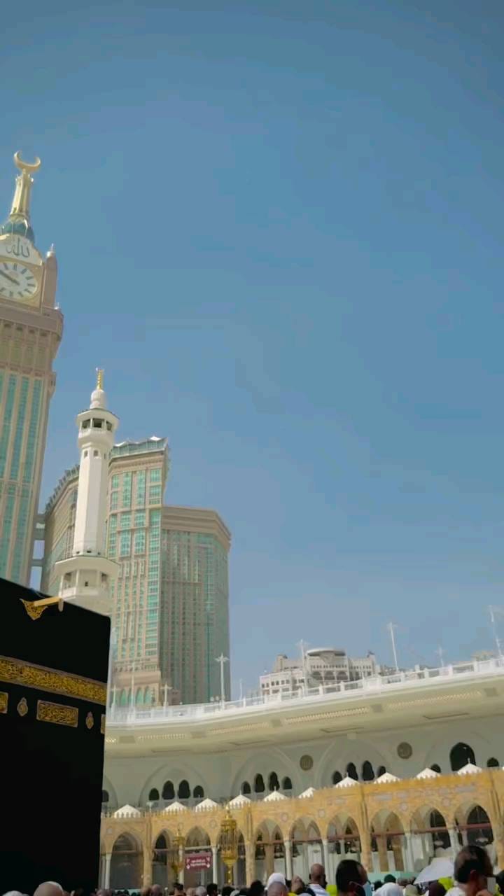 Post 8 by NABI KE GULAM on Instagram (video)