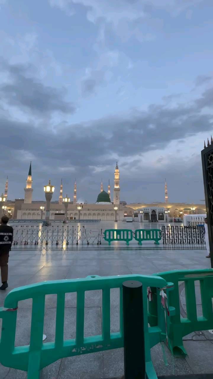Post 2 by NABI KE GULAM on Instagram (video)