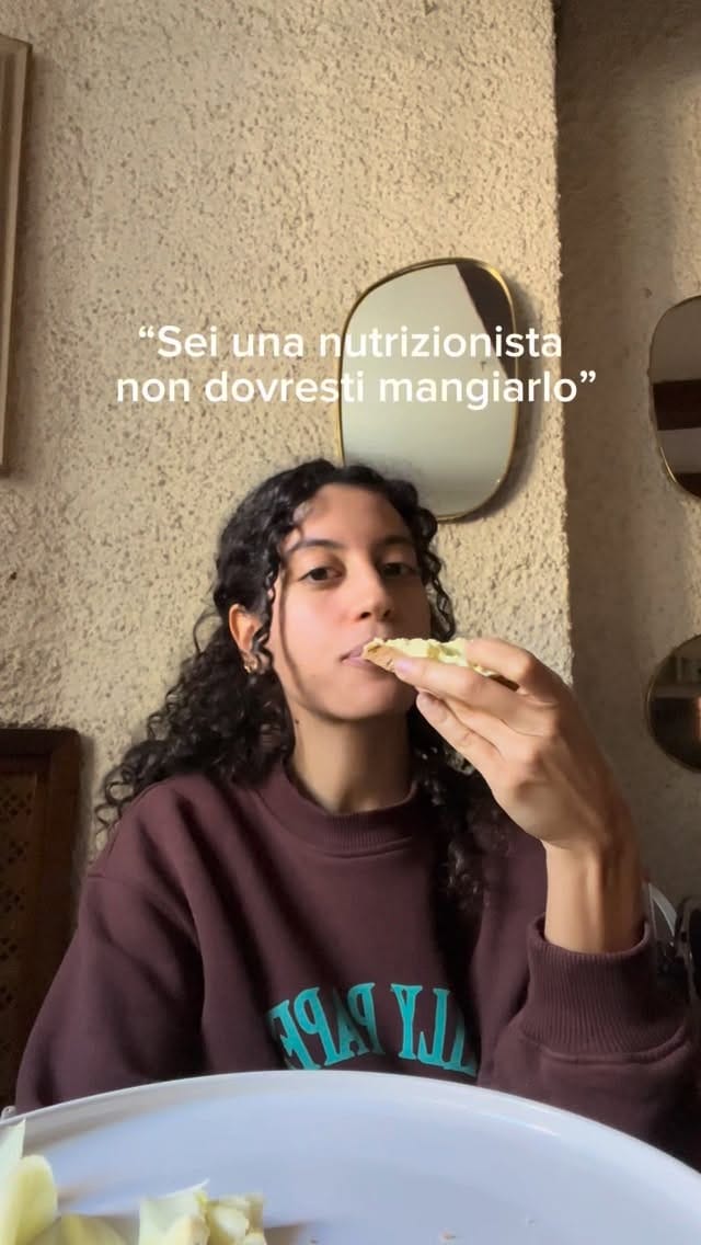 Post 2 by Dott.ssa Carolina Acquaviva on Instagram (video)