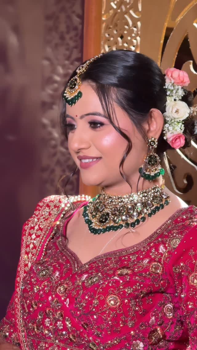 Post 2 by Gunjita Dewat || Ajmer,Pushkar,Jaipur Bridal makeup artist on Instagram (video)