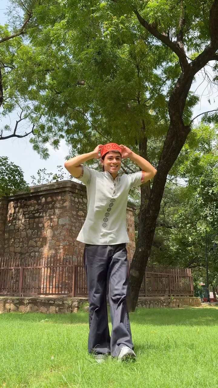 Post 2 by Gaurav Popper on Instagram (video)