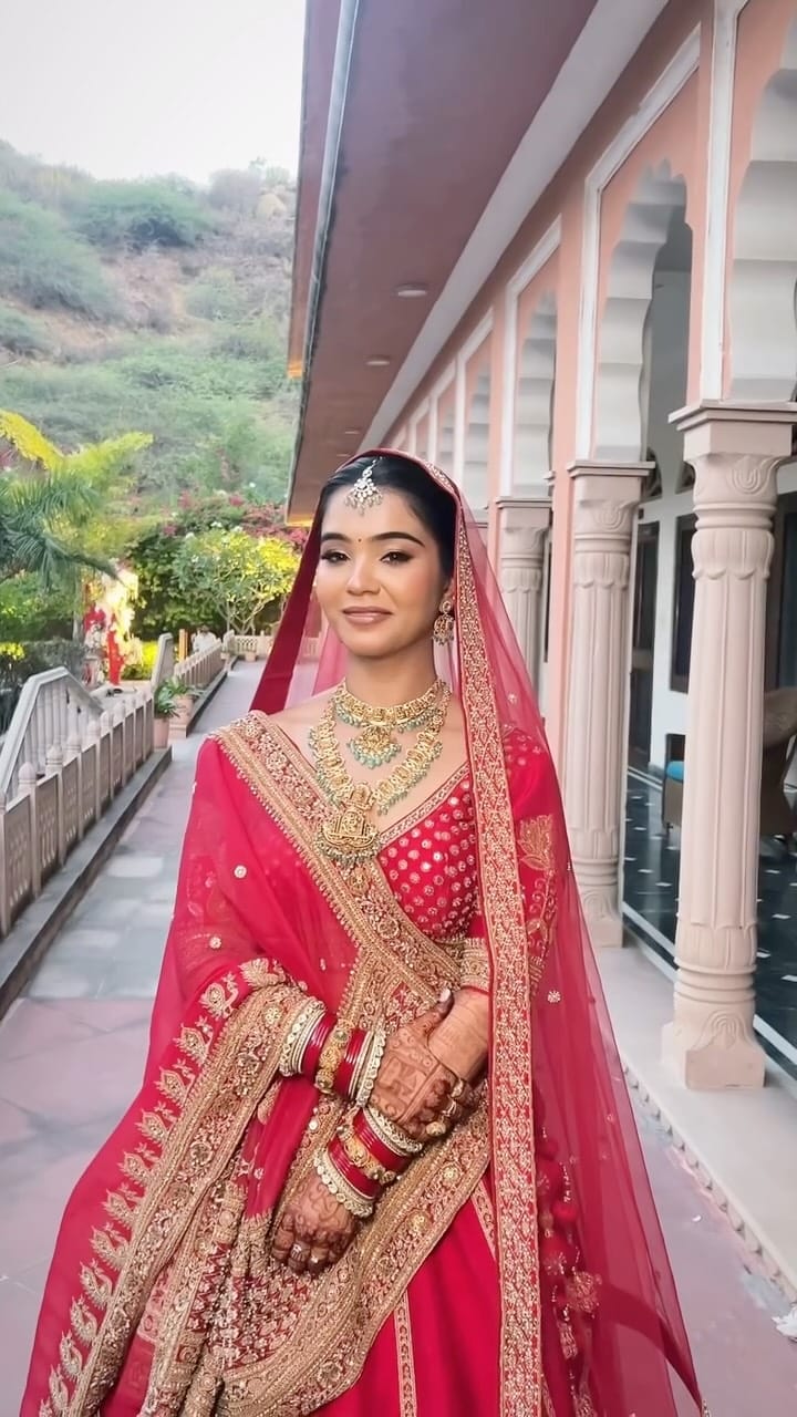 Post 6 by Tanu Garg-Jaipur makeup Artist on Instagram (video)