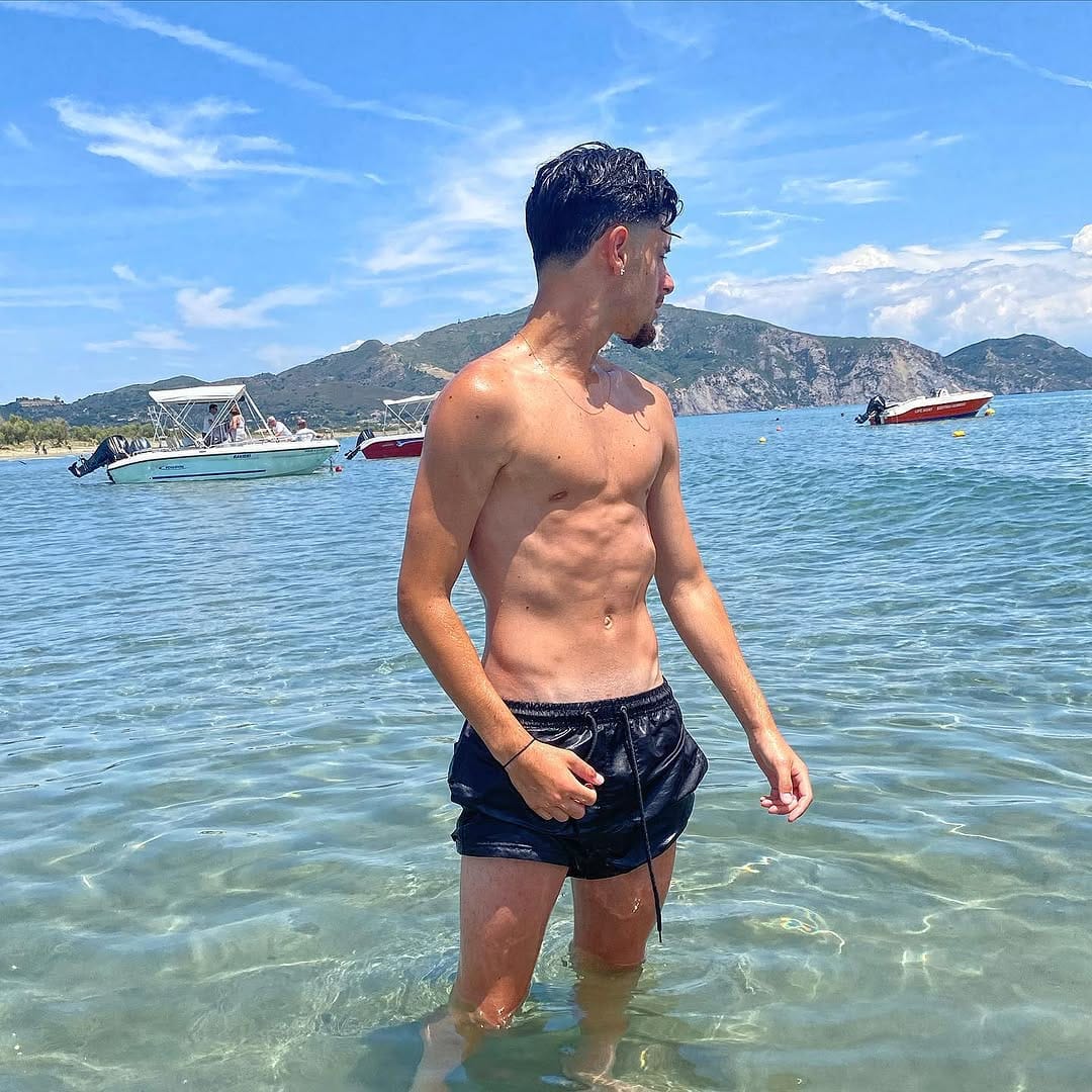 Post 6 by 17 on Instagram (image)