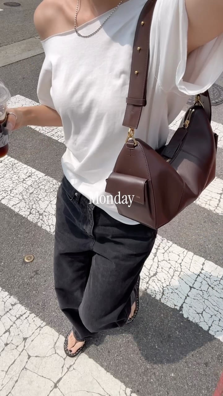 Post 8 by 희정 on Instagram (video)