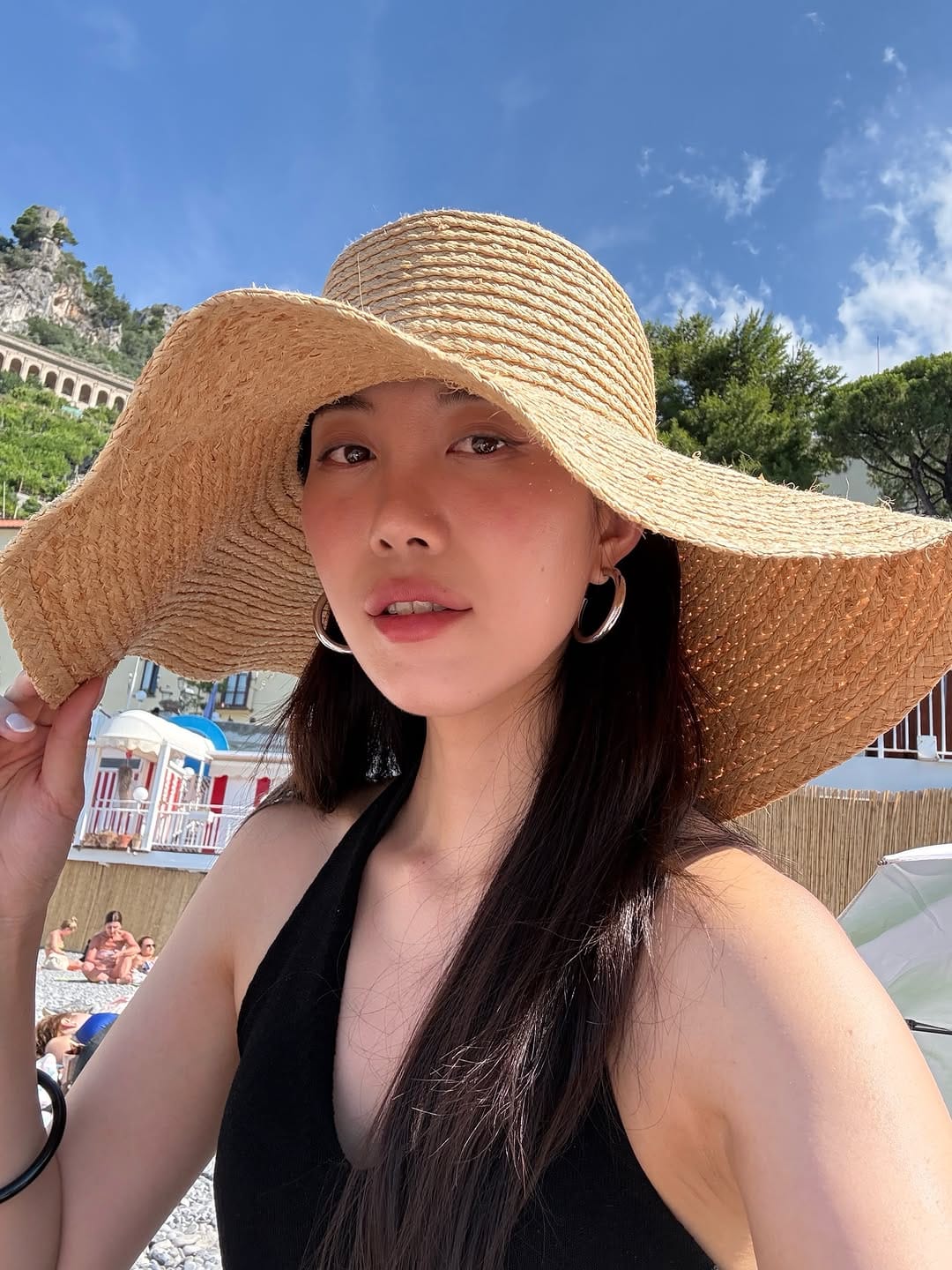 Post 6 by 희정 on Instagram (carousel)