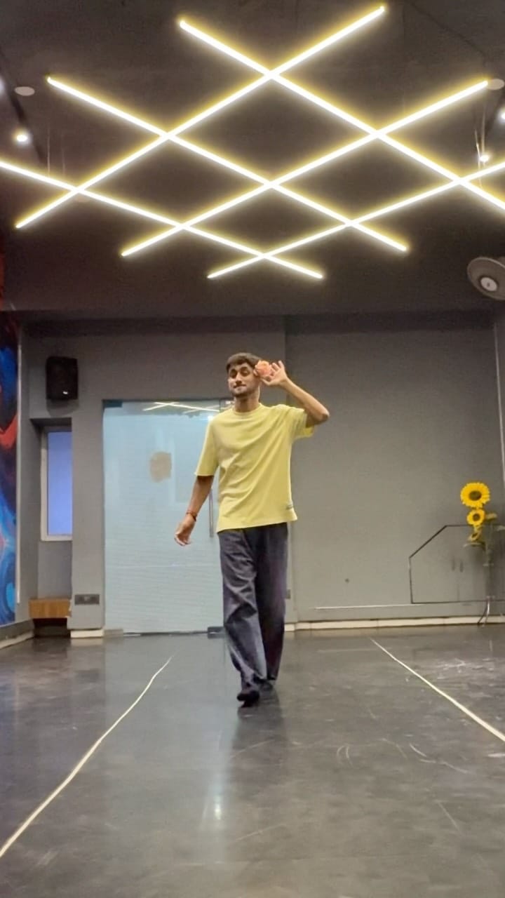Post 7 by Bicky Yadav🐒 on Instagram (video)