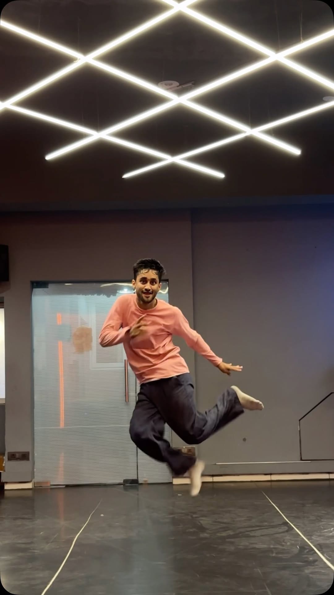 Post 2 by Bicky Yadav🐒 on Instagram (video)