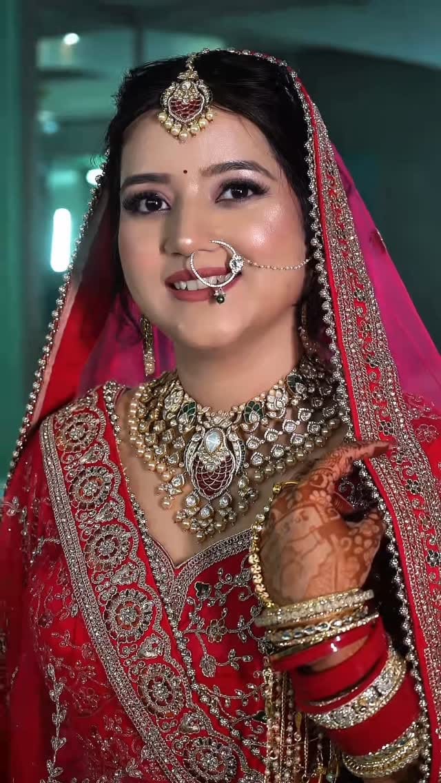 Post 6 by Vartika - Jaipur Makeup Artist on Instagram (video)