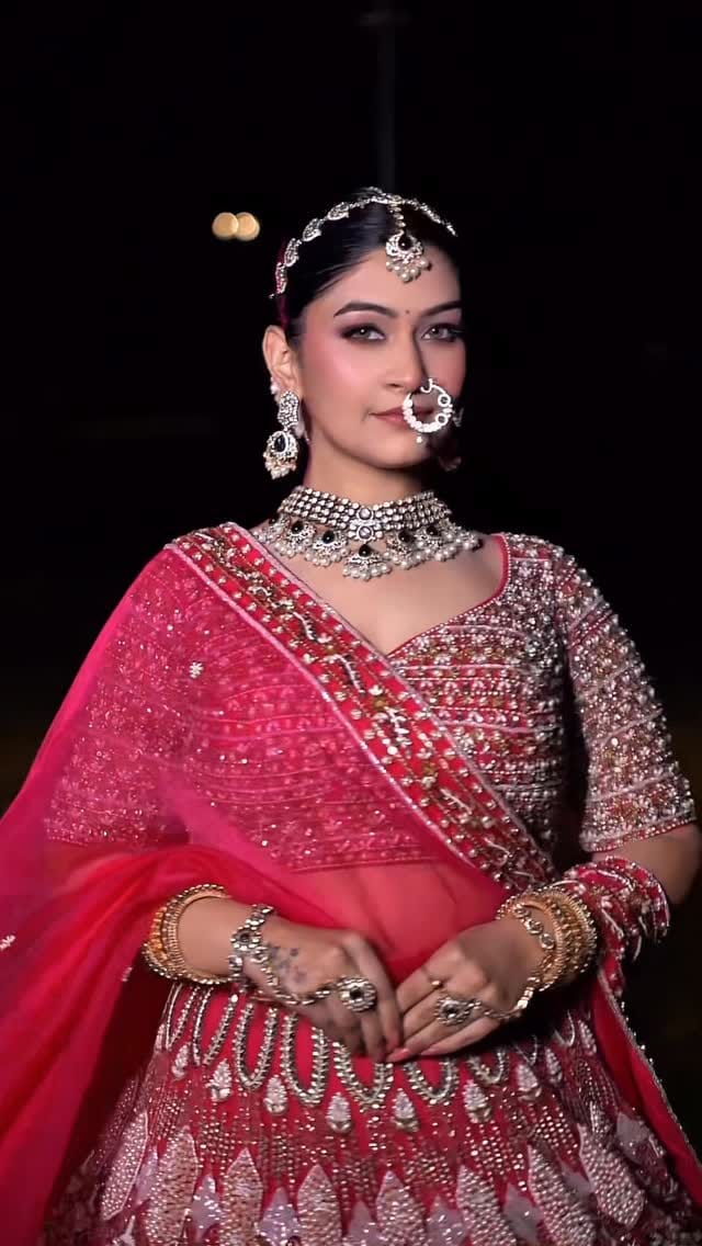 Post 8 by Vartika - Jaipur Makeup Artist on Instagram (video)