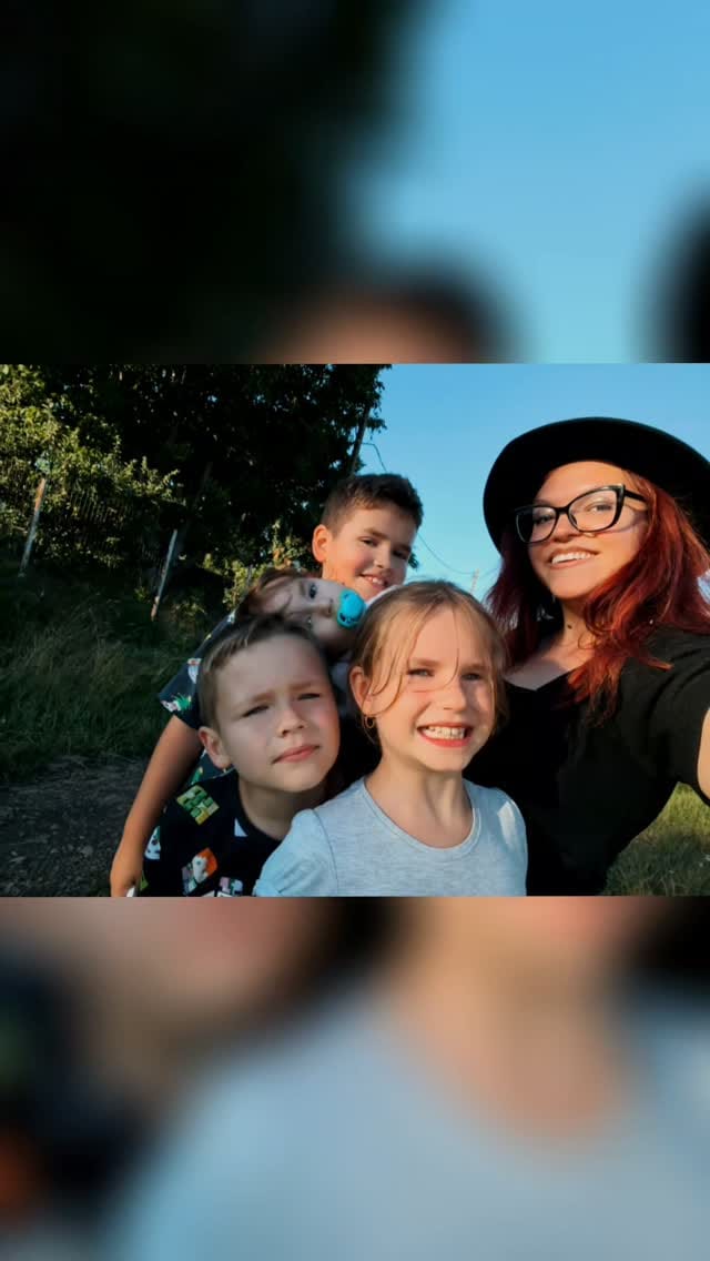 Post 3 by Georgeana Grădinariu on Instagram (video)