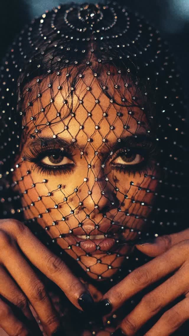 Post 1 by SimoneLalwaniMakeup/Bridal Mua on Instagram (video)