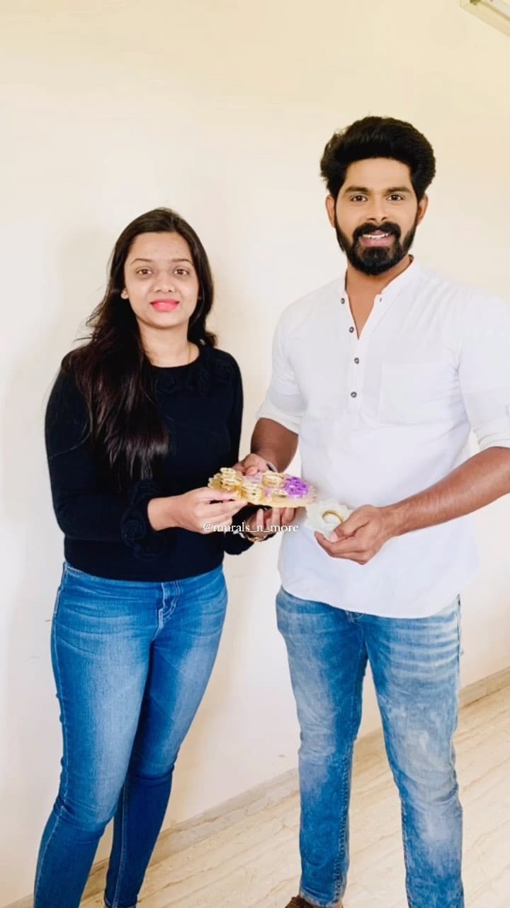 Post 10 by Ar.Vrishaali Yadav |Resin & Mural artist | on Instagram (video)