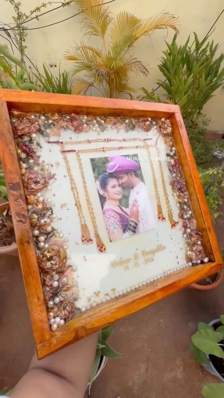 Post 5 by Ar.Vrishaali Yadav |Resin & Mural artist | on Instagram (video)