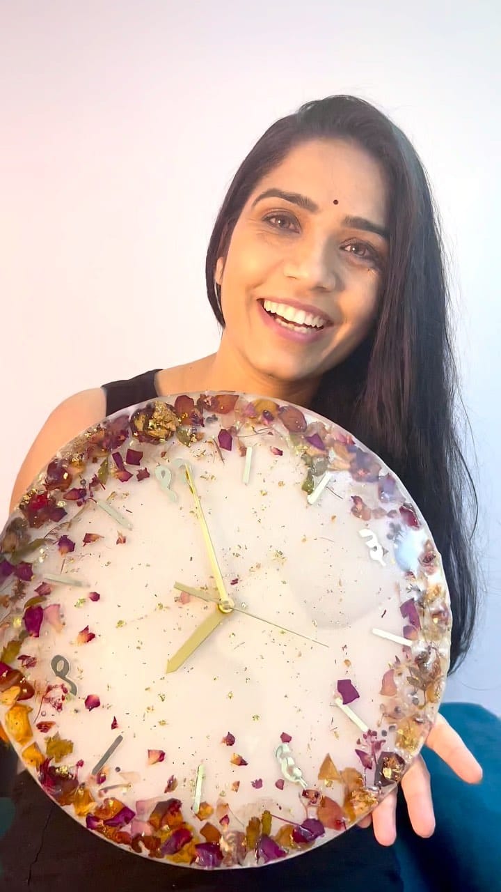 Post 9 by Ar.Vrishaali Yadav |Resin & Mural artist | on Instagram (video)