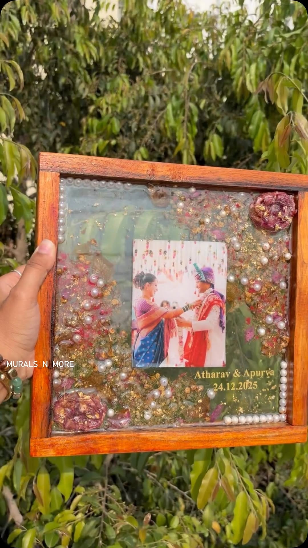 Post 7 by Ar.Vrishaali Yadav |Resin & Mural artist | on Instagram (video)