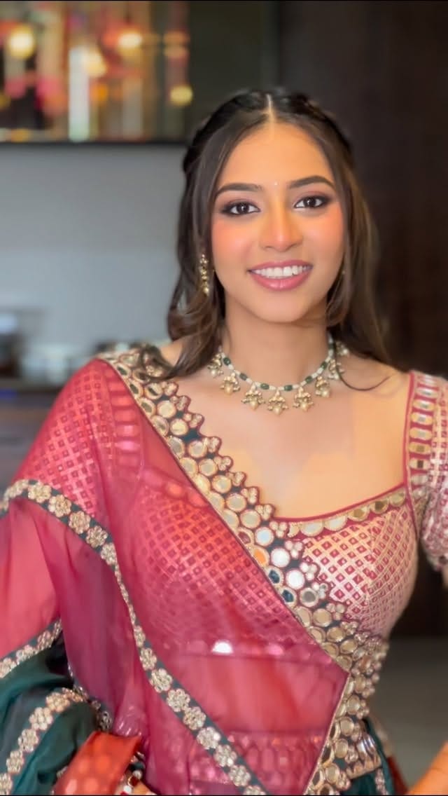 Post 5 by Makeup By Tushita on Instagram (video)