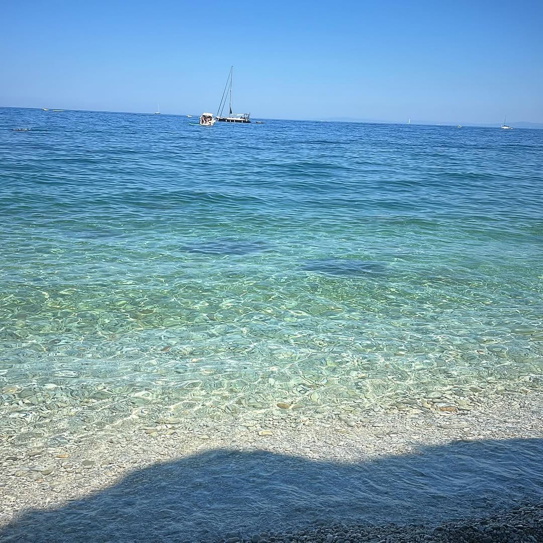 Post 8 by manu on Instagram (carousel)