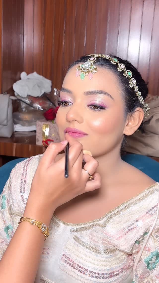 Post 5 by Insiya Rampurawala | Bridal Makeup Artist | Amravati on Instagram (video)