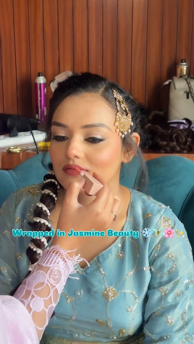 Post 8 by Insiya Rampurawala | Bridal Makeup Artist | Amravati on Instagram (video)