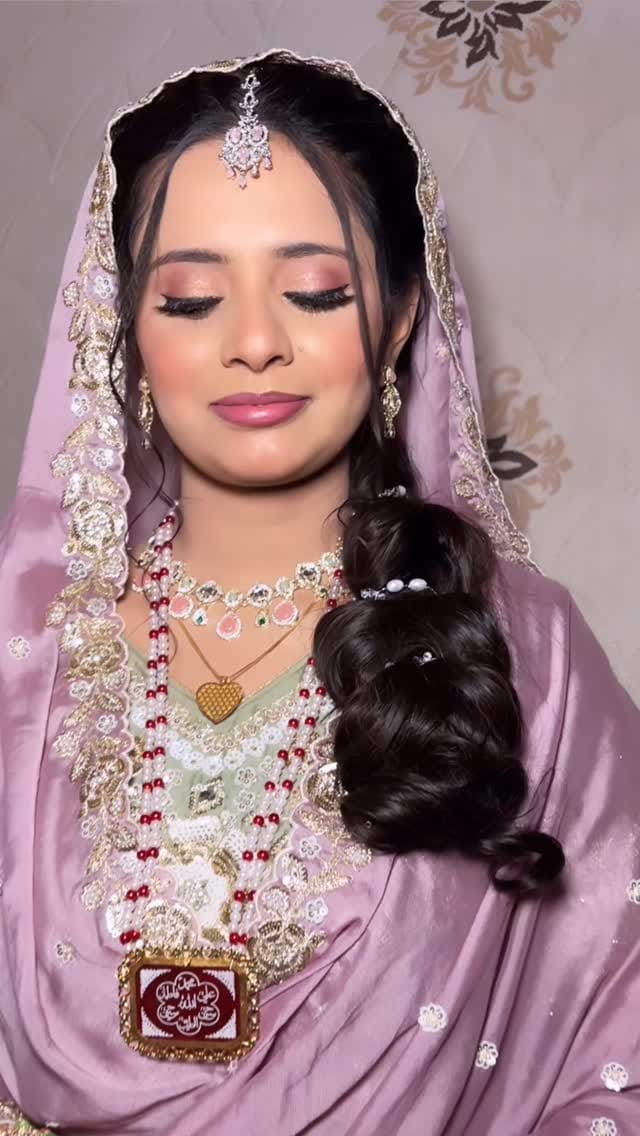 Post 9 by Insiya Rampurawala | Bridal Makeup Artist | Amravati on Instagram (video)