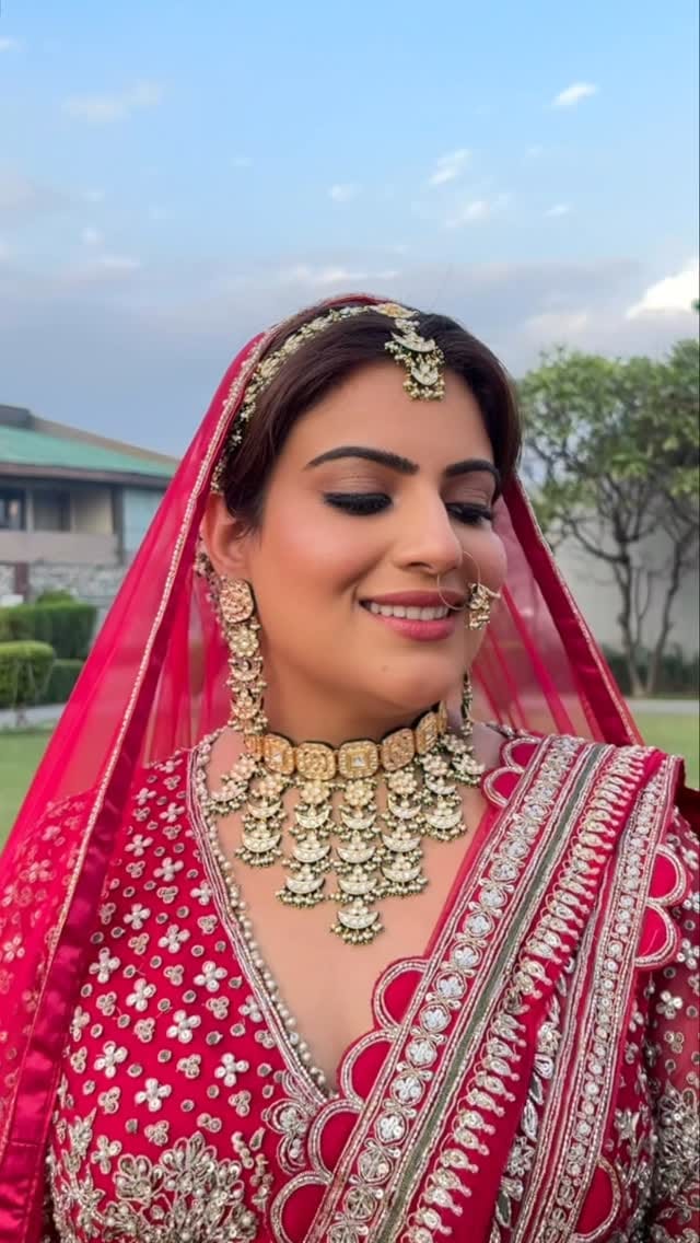 Post 4 by Maitreyi Kotia | Makeup Artist on Instagram (video)