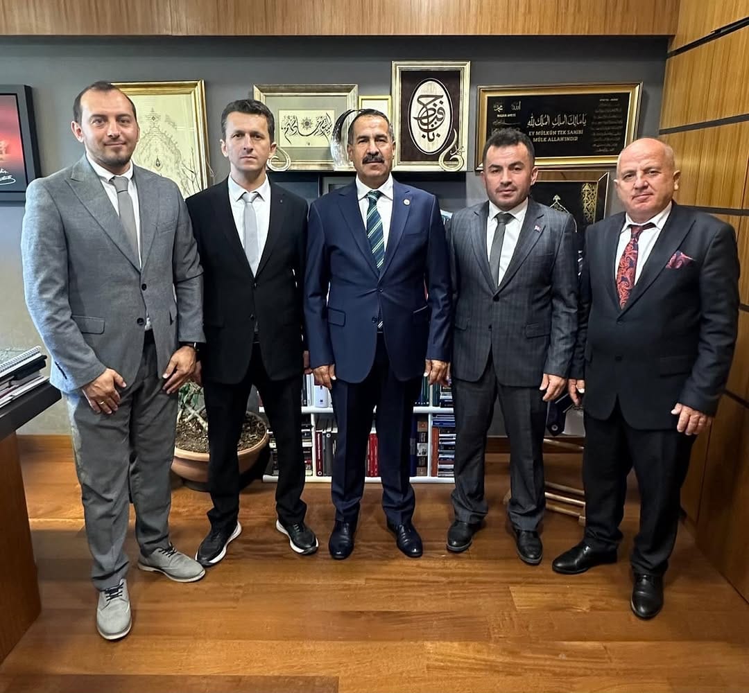 Post 6 by Cemil Yaman on Instagram (carousel)
