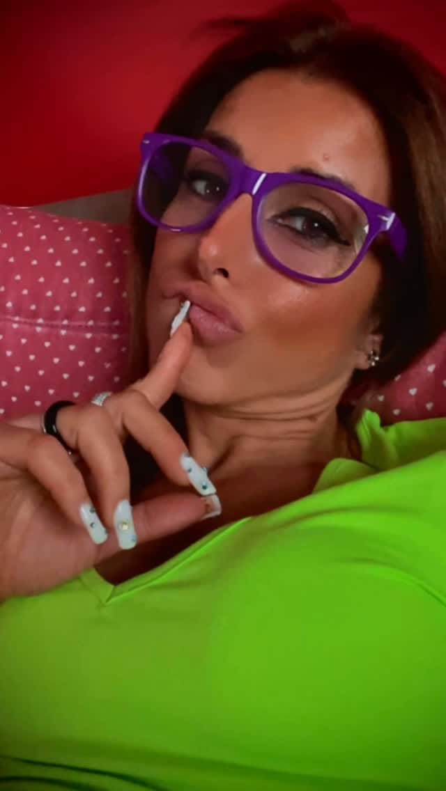 Post 6 by 💋ᖴᖇᗩᑎᑕYᖴITℳ𝓊𝓂85✨| 𝚂𝙽𝙴𝙿🌱❤️ on Instagram (video)