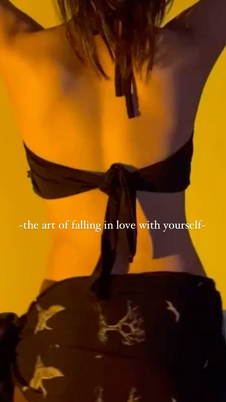 Post 10 by Nikita🏳️‍🌈 on Instagram (video)