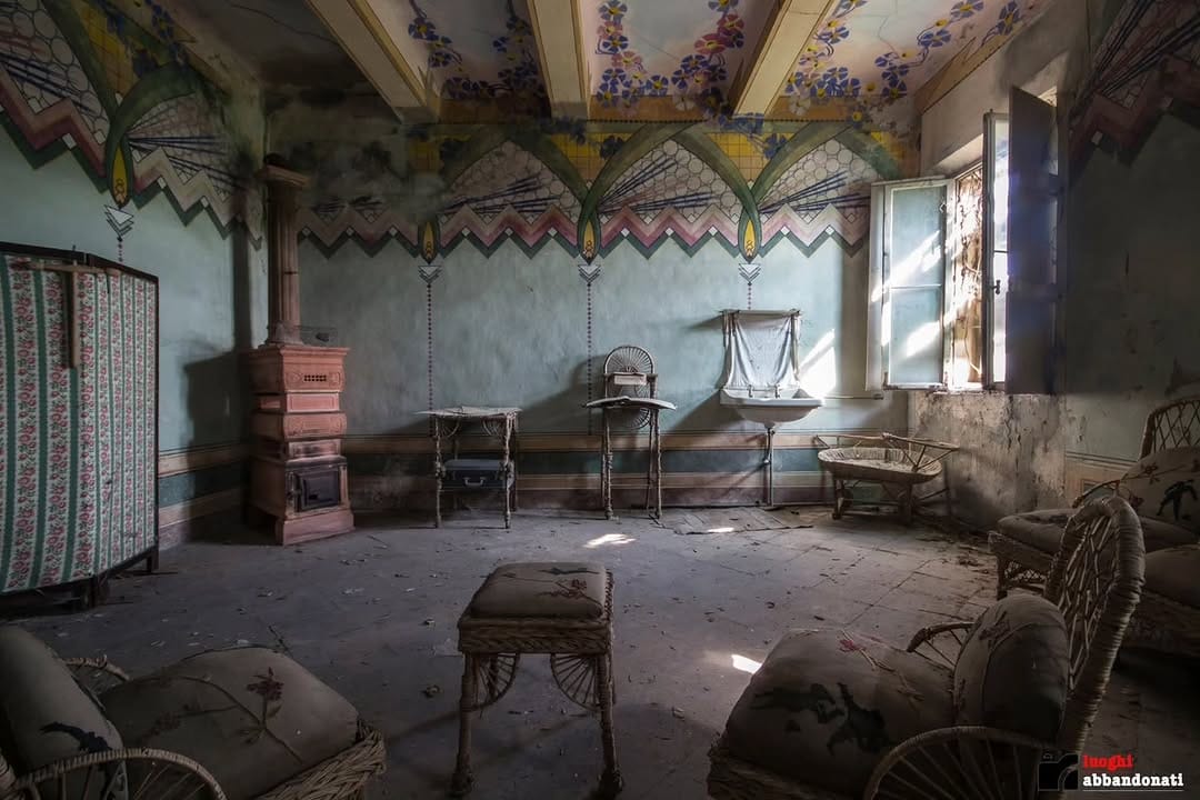 Post 1 by Luoghi abbandonati - urbex 🇮🇹 on Instagram (image)