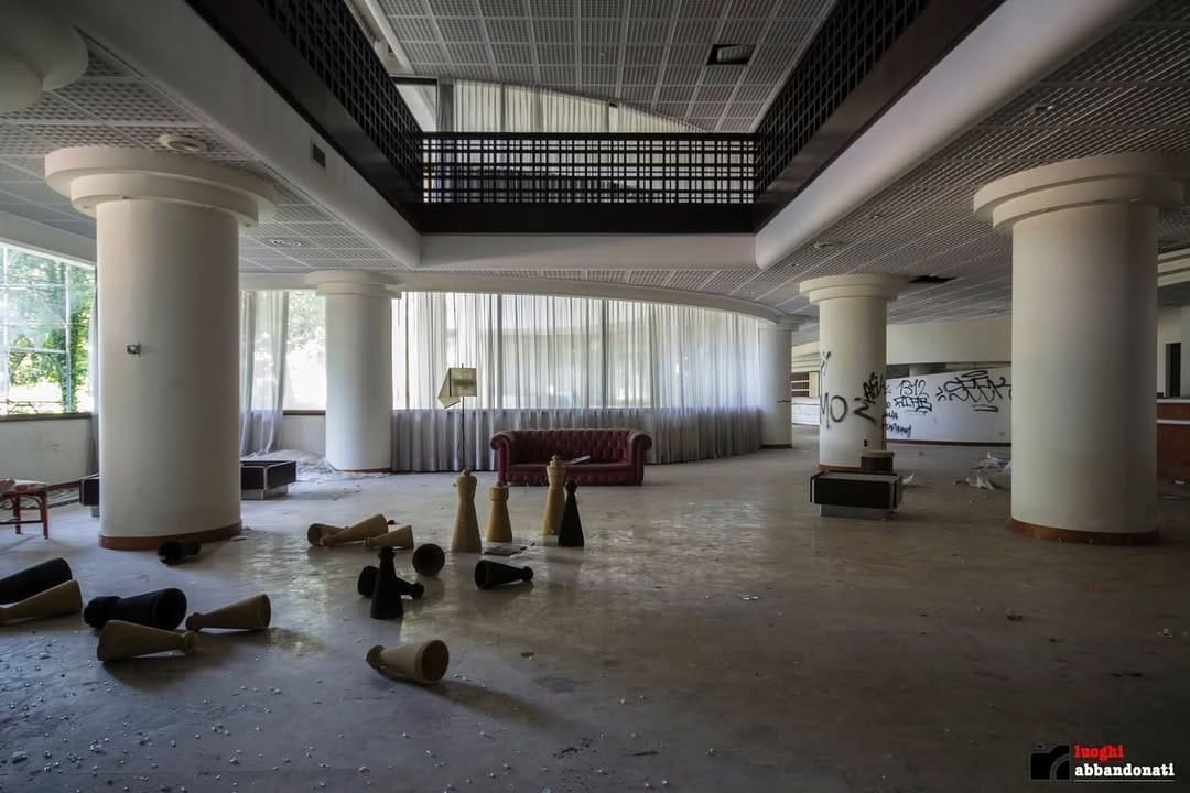 Post 2 by Luoghi abbandonati - urbex 🇮🇹 on Instagram (image)