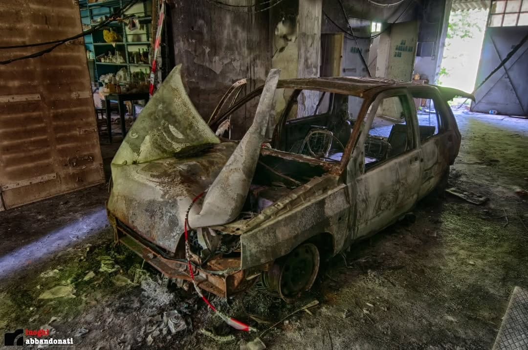 Post 8 by Luoghi abbandonati - urbex 🇮🇹 on Instagram (image)