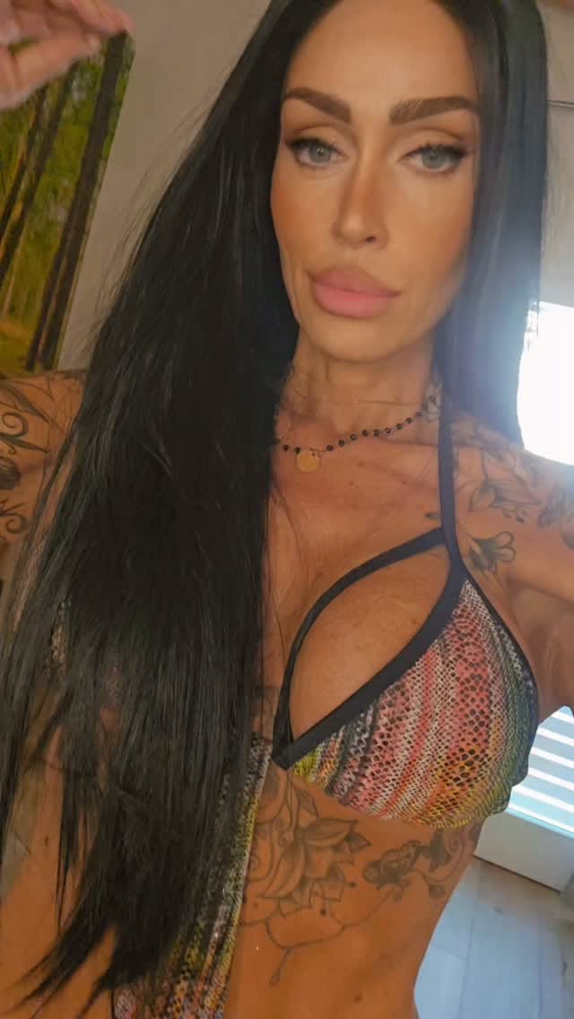 Post 1 by Nadia Sinigaglia on Instagram (video)