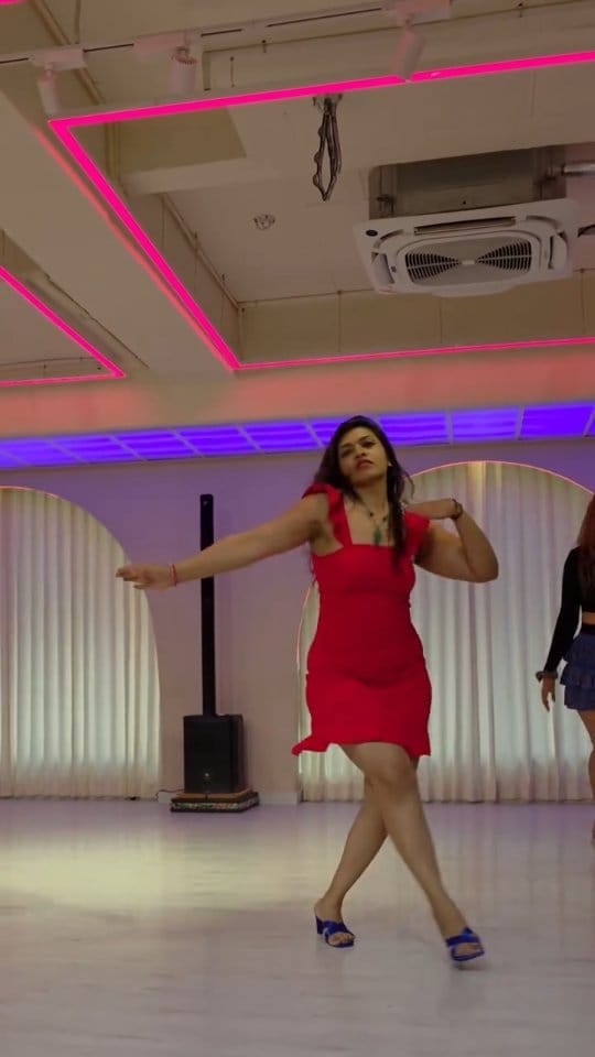 Post 3 by Sapna Sanga | Choreographer on Instagram (video)