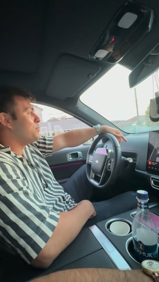 Post 5 by Viktor Agateljan on Instagram (video)