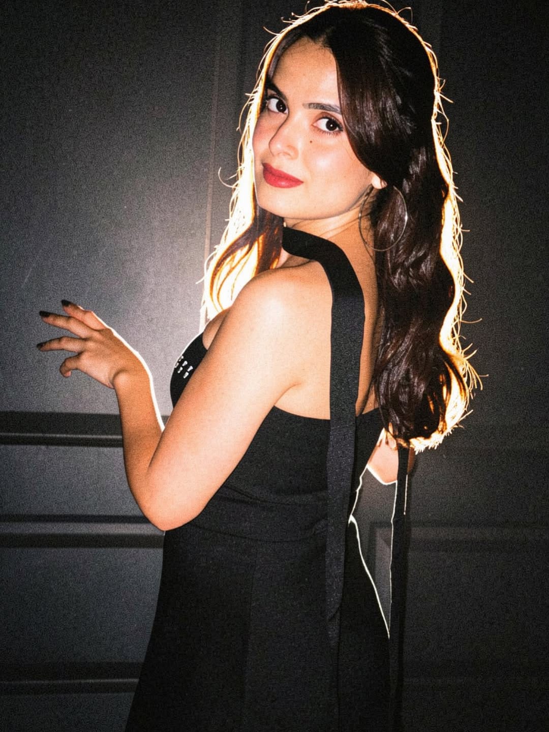 Post 5 by Riya meena on Instagram (image)
