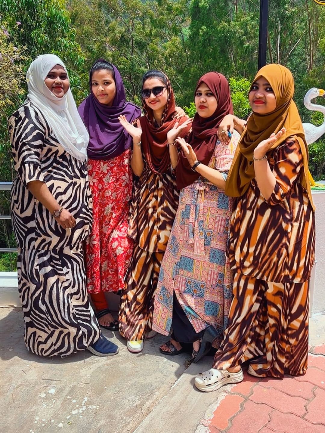 Post 3 by Arzuu collection on Instagram (carousel)