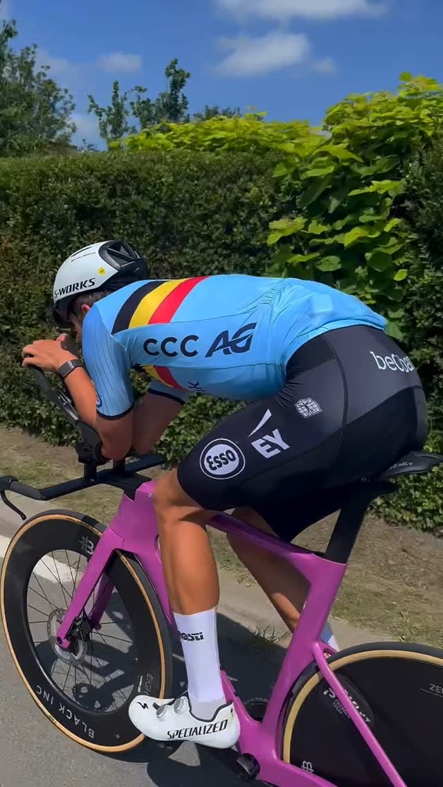 Post 6 by Lars D’hollander-Van Avermaet on Instagram (video)