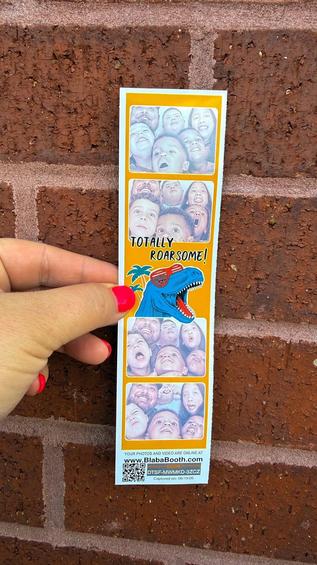 Post 7 by •ＡＮＤＲＥＡ ＴＨＡＲＰＥ• on Instagram (video)