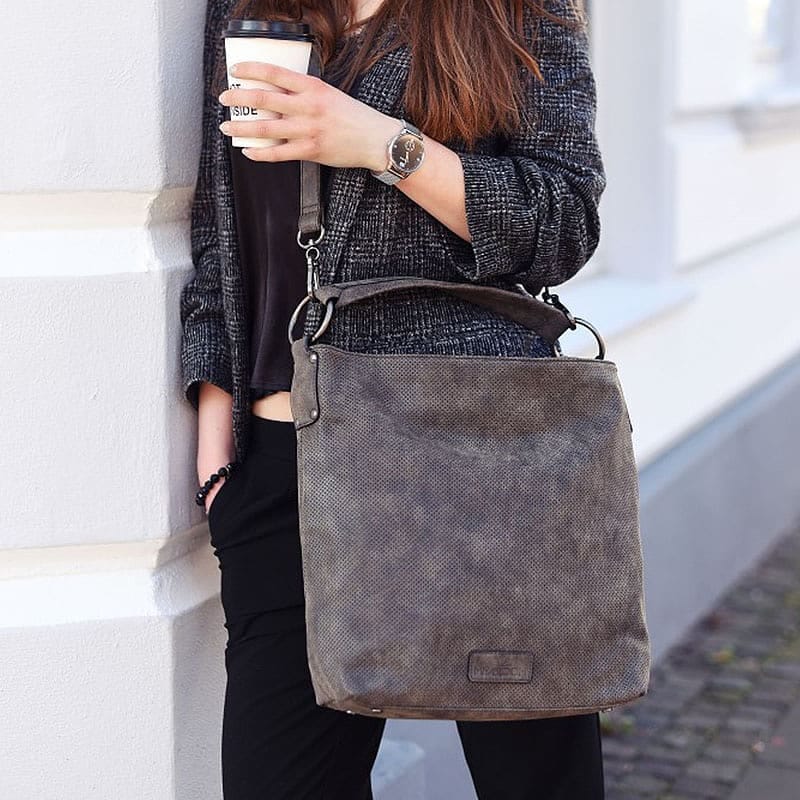 Post 8 by BAGS & BRANDS on Instagram (image)