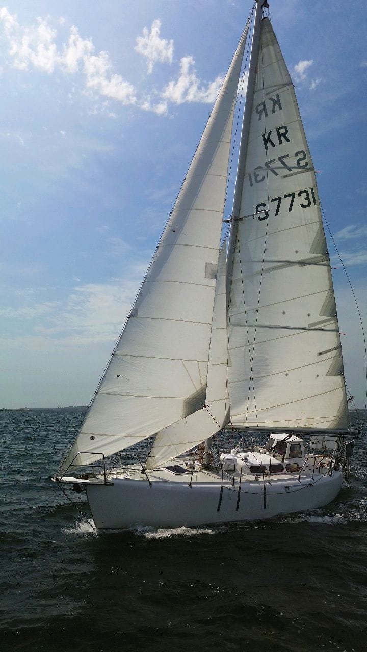 Post 1 by @sailingandsunsets on Instagram (video)