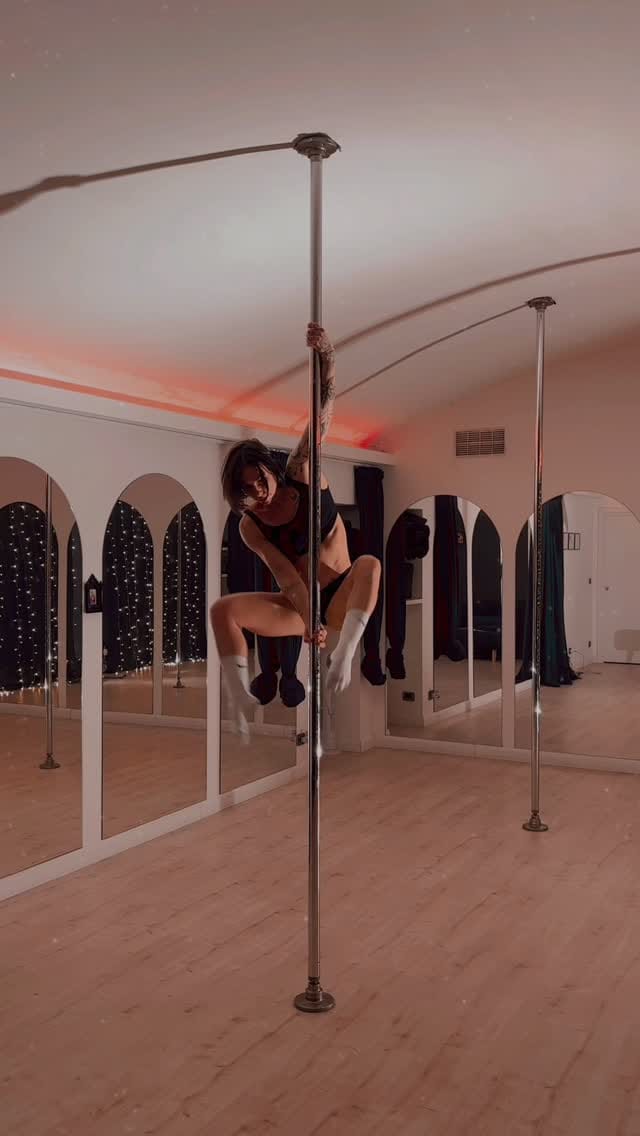 Post 5 by Laura Beatrice Songini on Instagram (video)