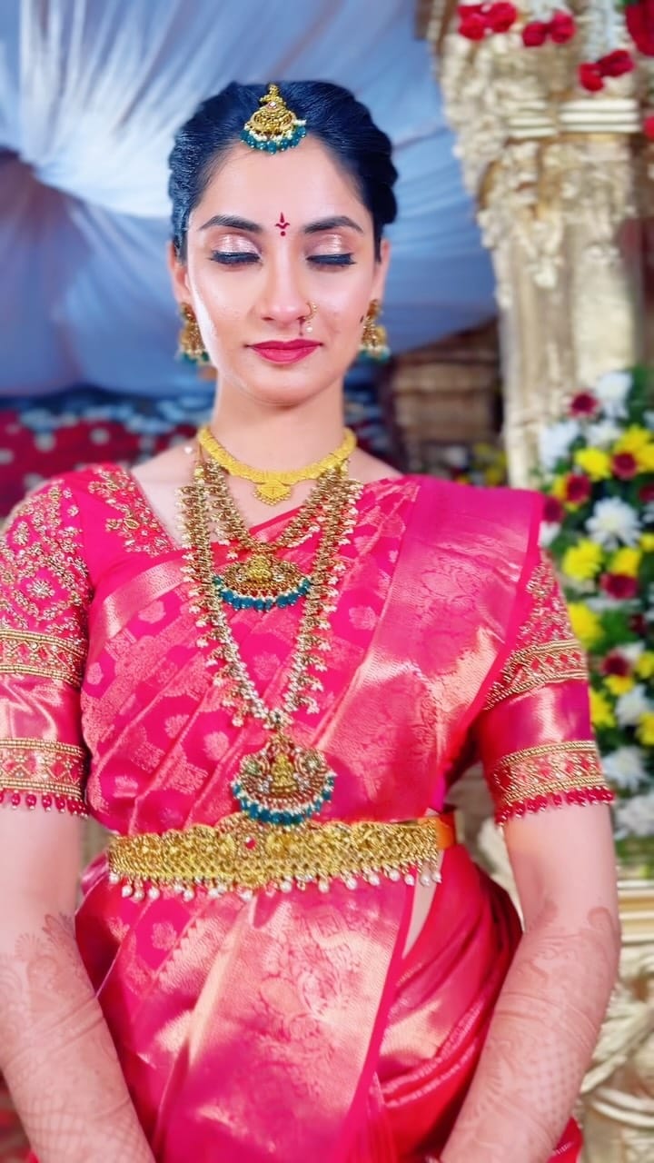 Post 2 by RajniMakeovers | Luxury Artistry on Instagram (video)