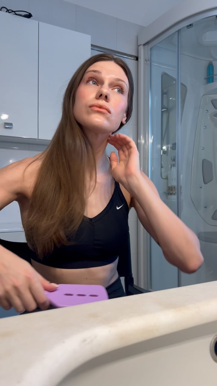 Post 1 by Adelina Ungureanu on Instagram (video)