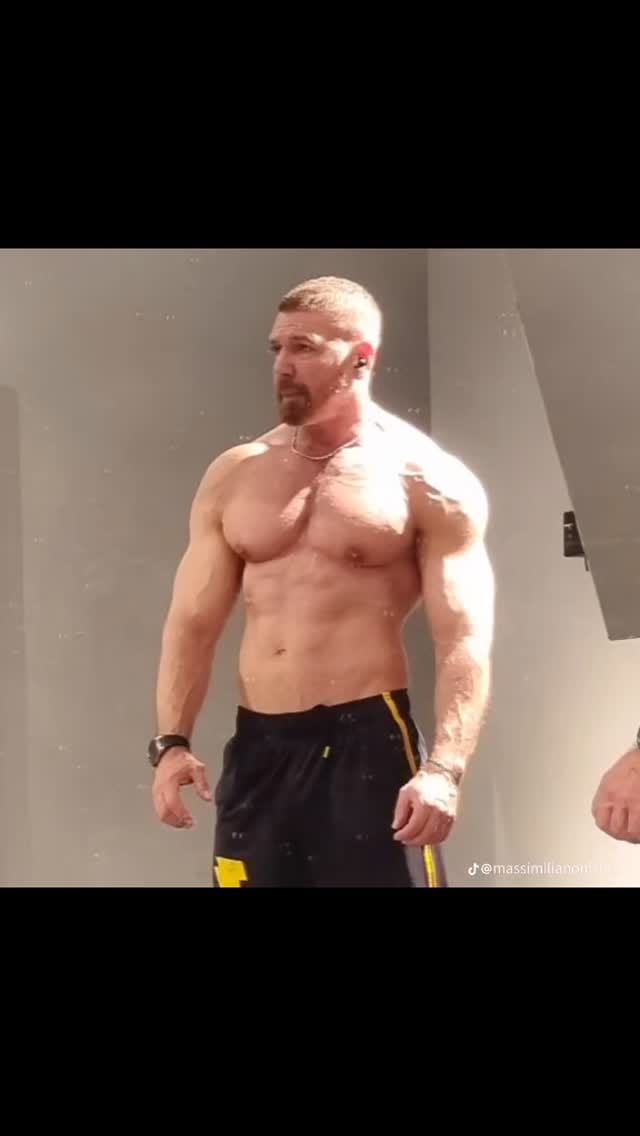 Post 4 by Massimiliano Nicotra on Instagram (video)
