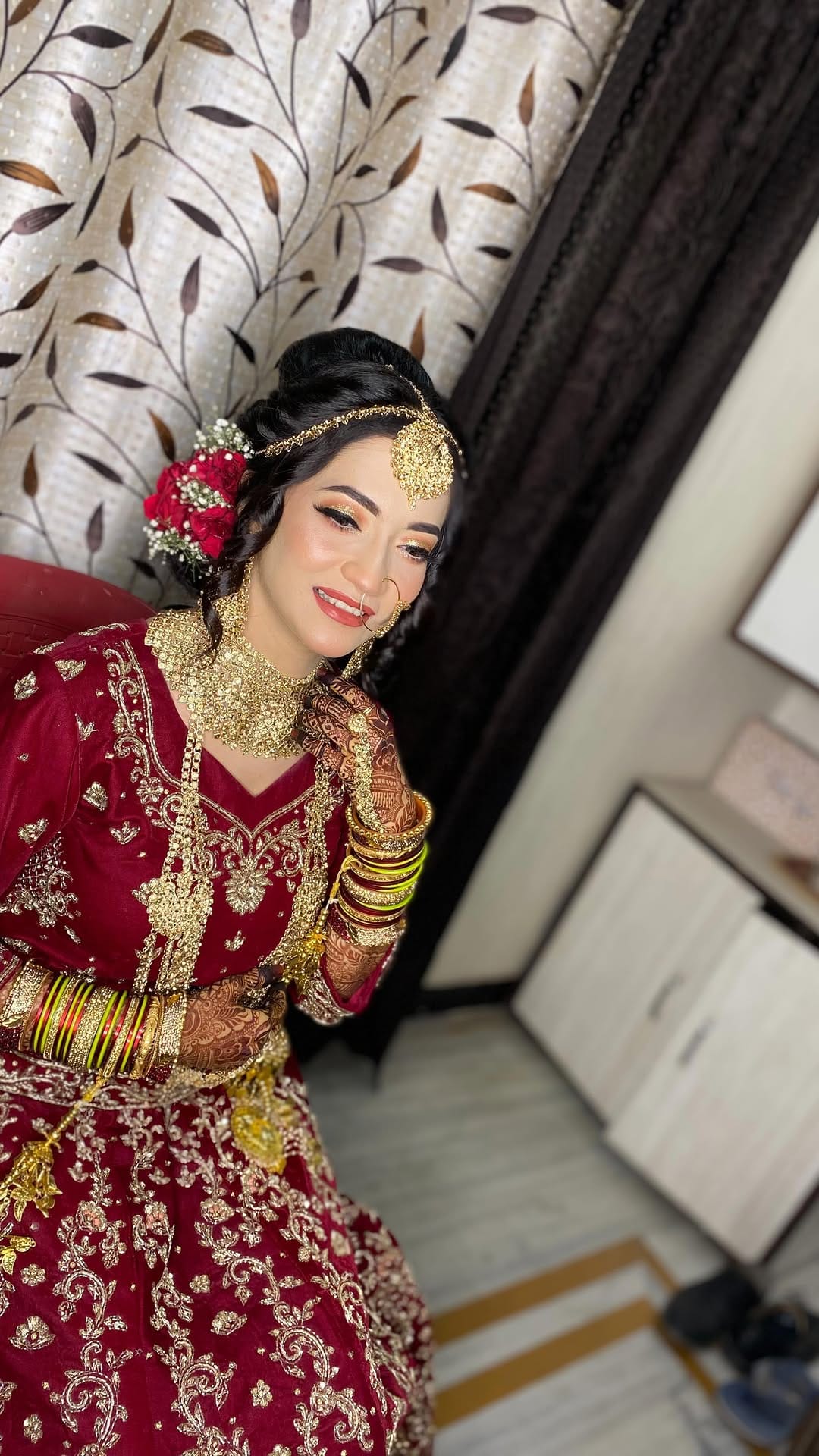 Post 6 by Amna  👑 on Instagram (video)