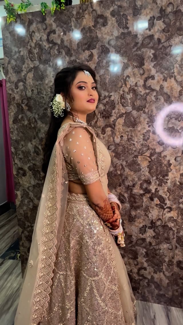 Post 8 by Makeup Artist Prayagraj on Instagram (video)