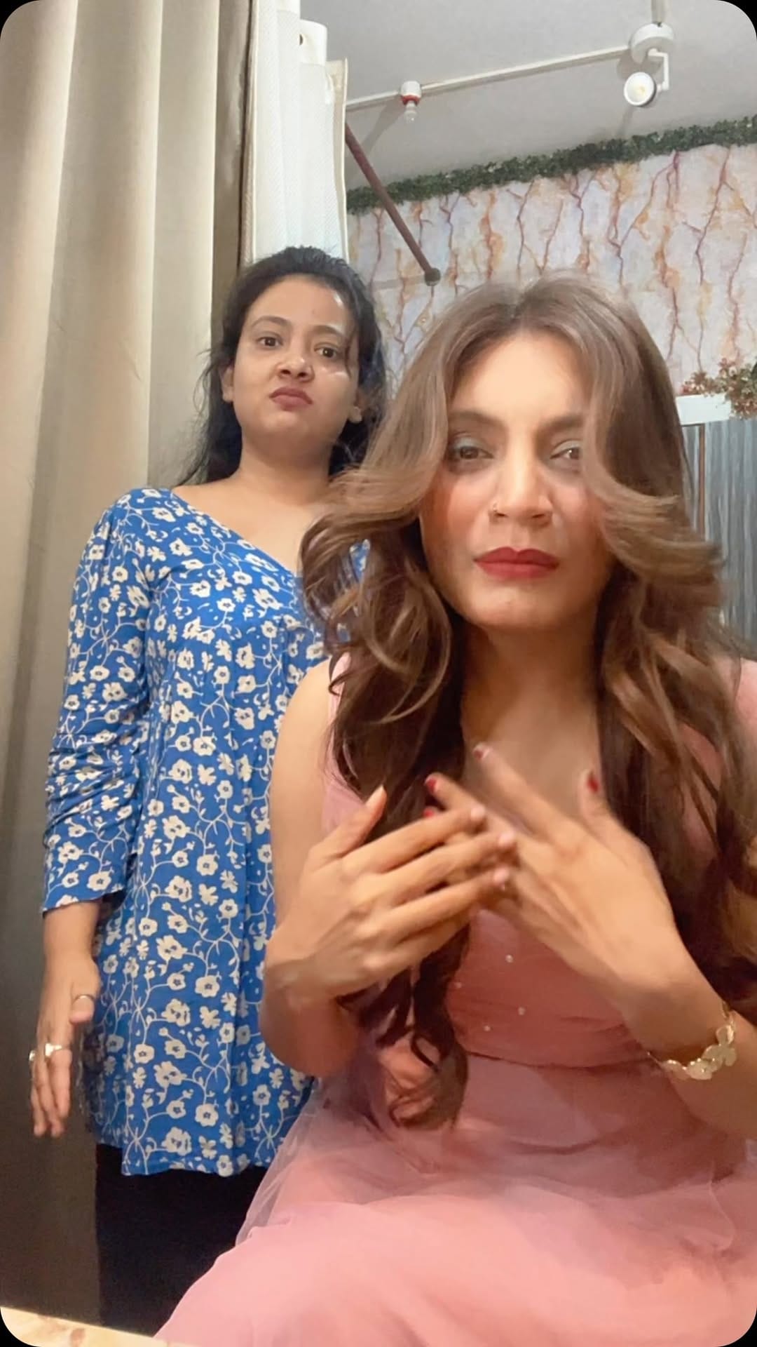 Post 4 by Makeup Artist Prayagraj on Instagram (video)